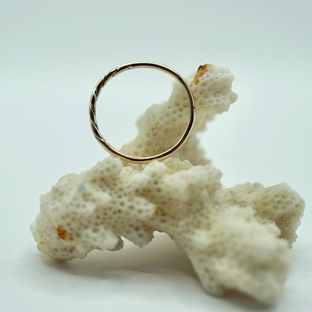 9ct gold Tie pin ring