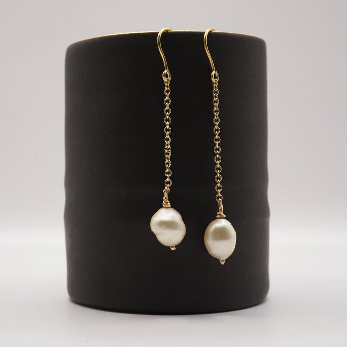 Freshwater Pearl and Gold Chain Hook Earrings.