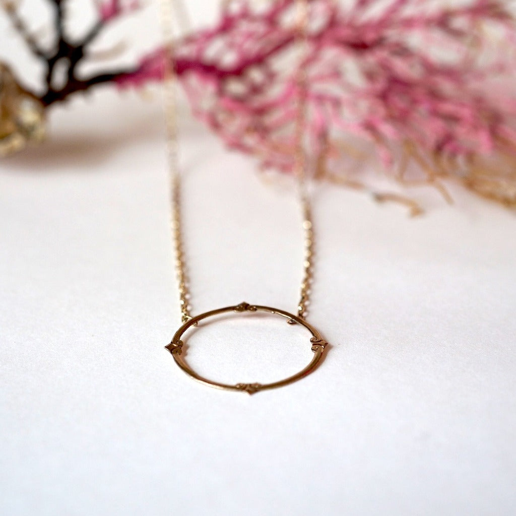 9ct Gold Victorian Circle necklace. Badger's Velvet
