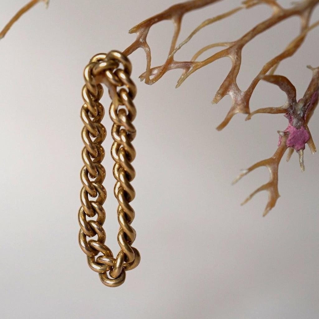 Gold Curb Chain Ring