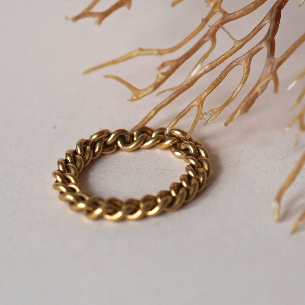 Gold Curb Chain Ring