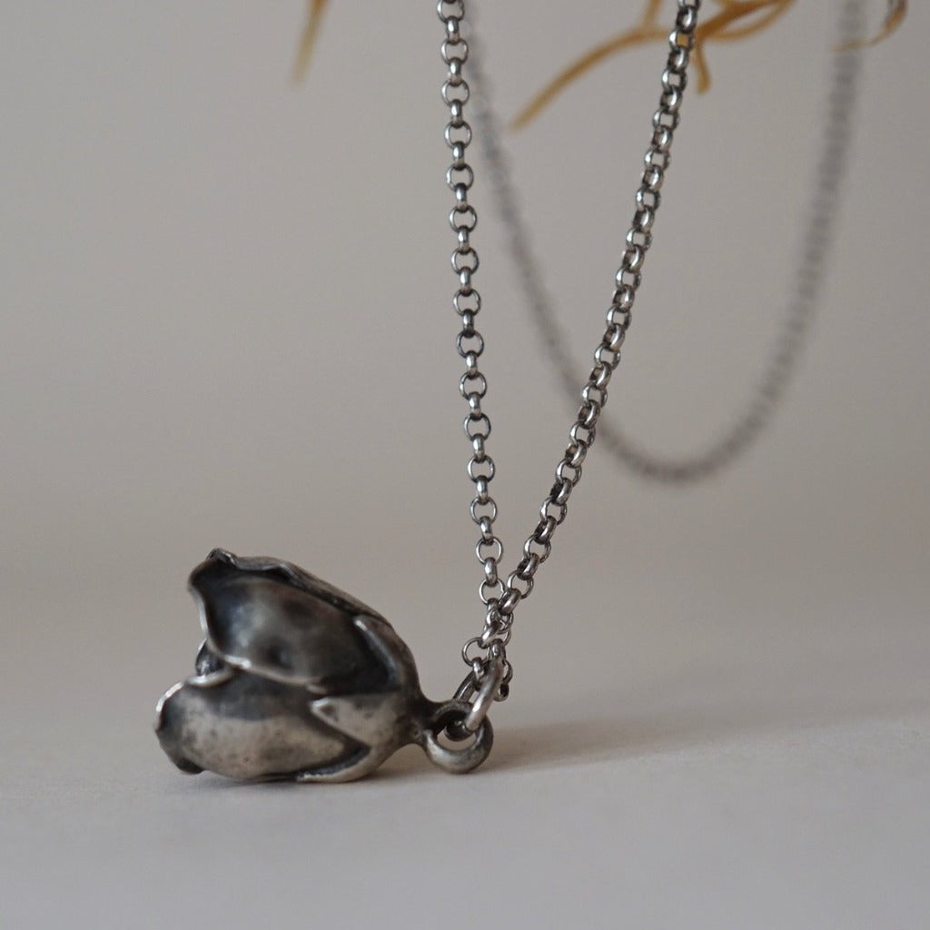 Silver Vintage Flower Head Necklace Badger's Velvet