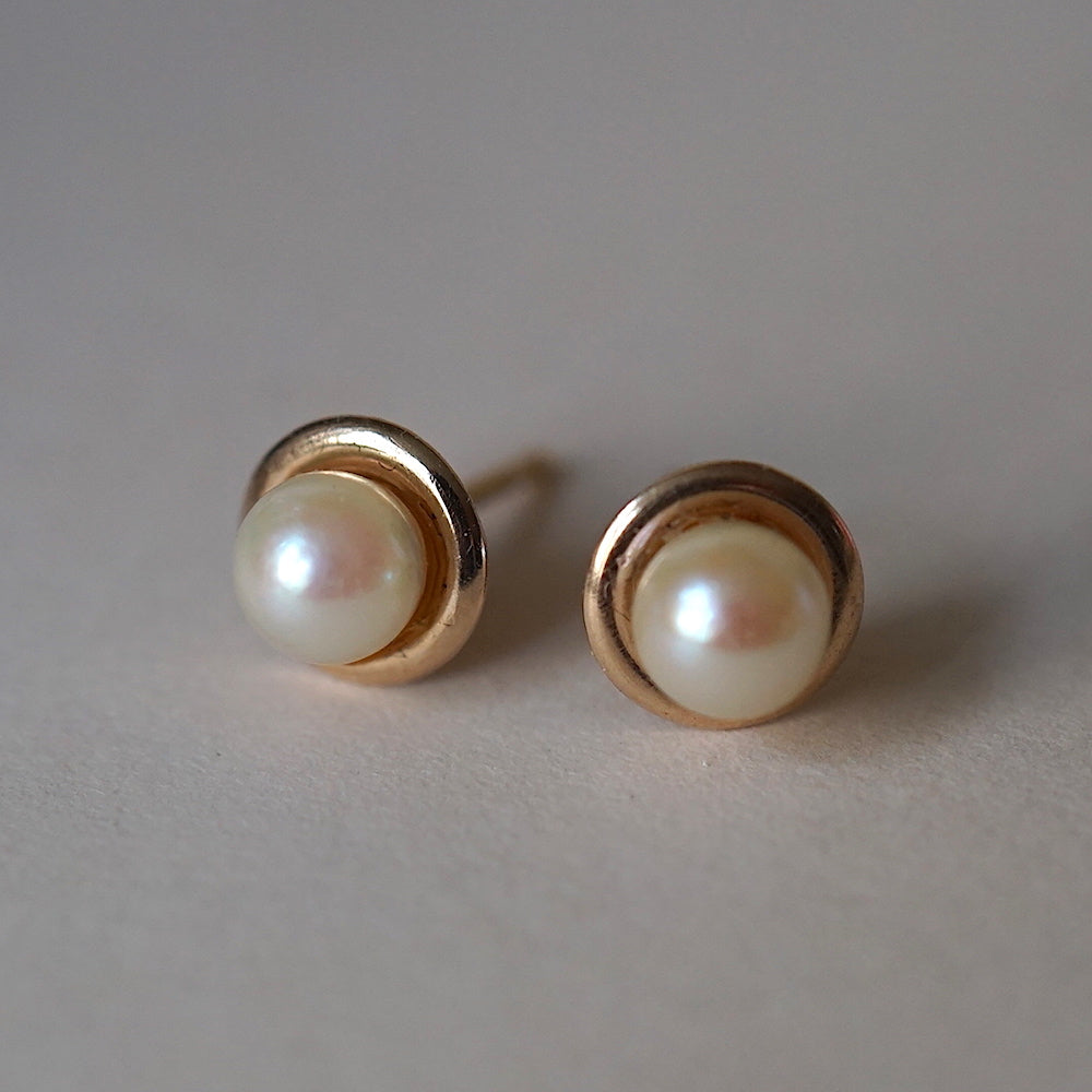 9ct Gold and Pearl Stud Earrings