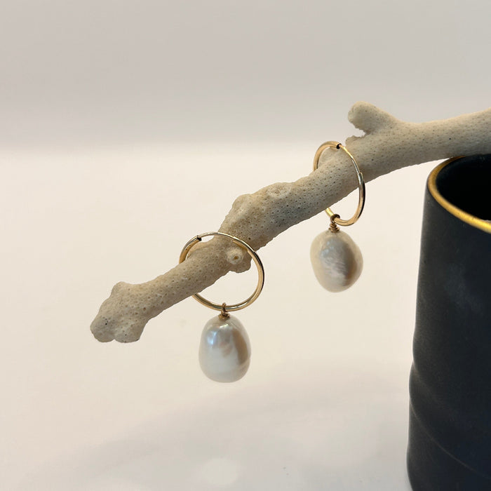 Baroque pearl hoops