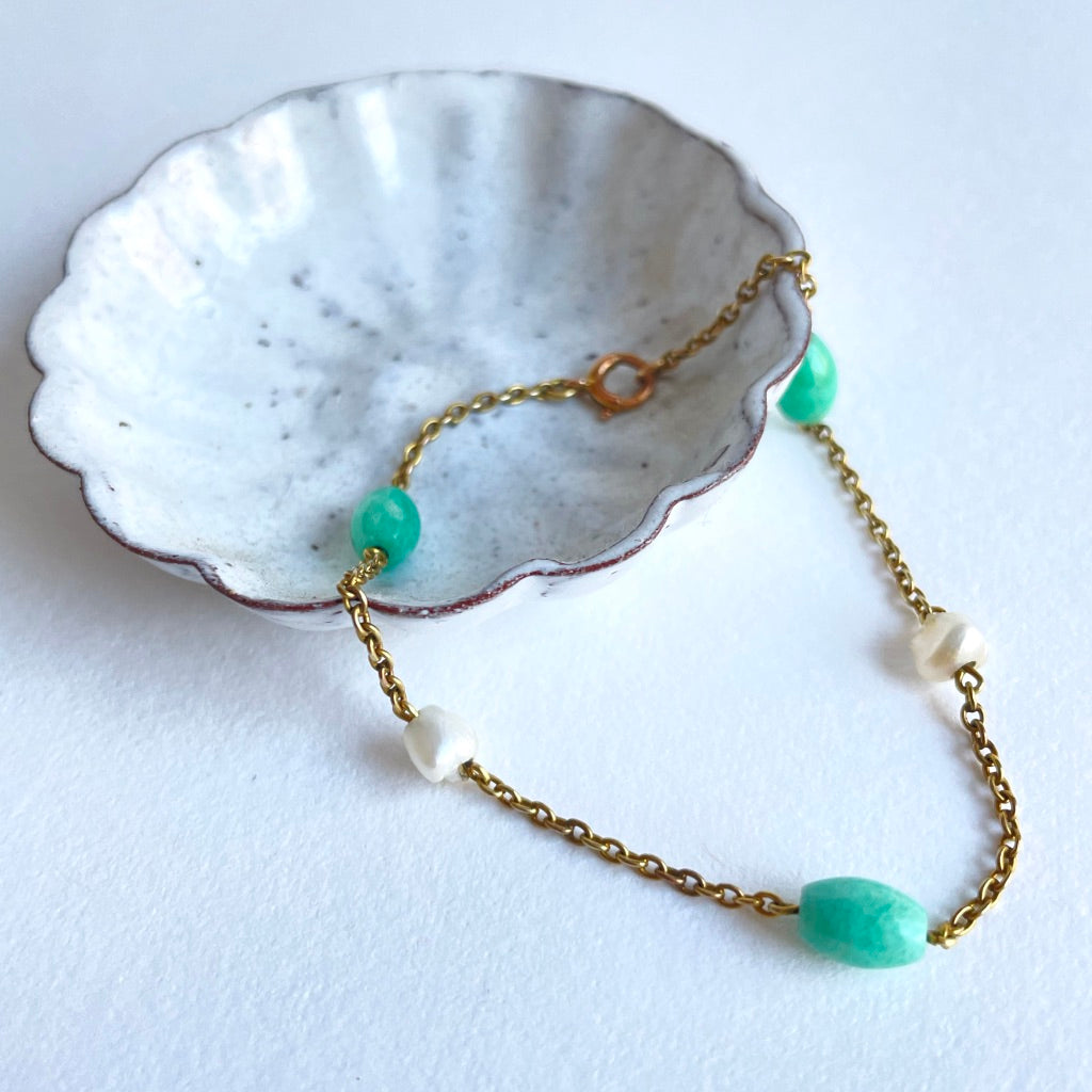 Gold Pearl and Jade Green Hardstone Bracelet