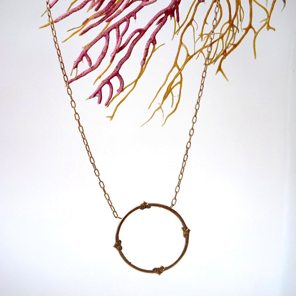9ct Gold Victorian Circle necklace. Badger's Velvet