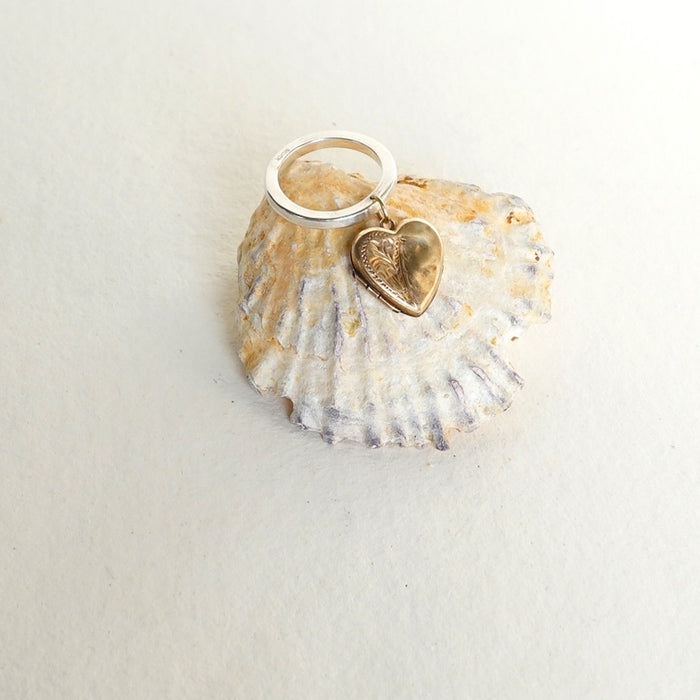 9ct Gold Vintage Heart Locket Dangle Ring. Badger's Velvet