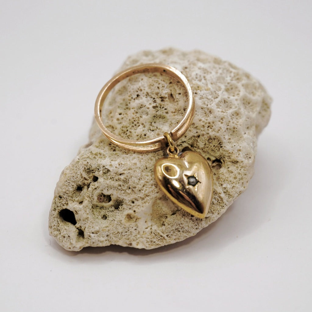 9ct Gold and Seed Pearl Vintage Heart Dangle Ring.